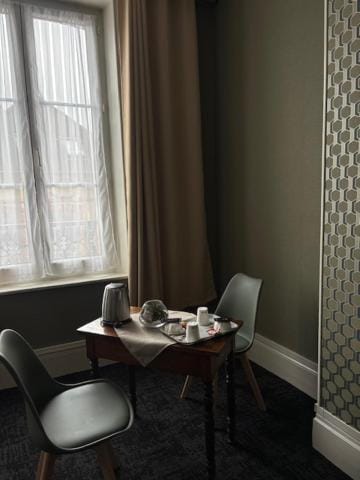 Brit Hotel Du Dauphin L'Aigle Hotel in Normandy