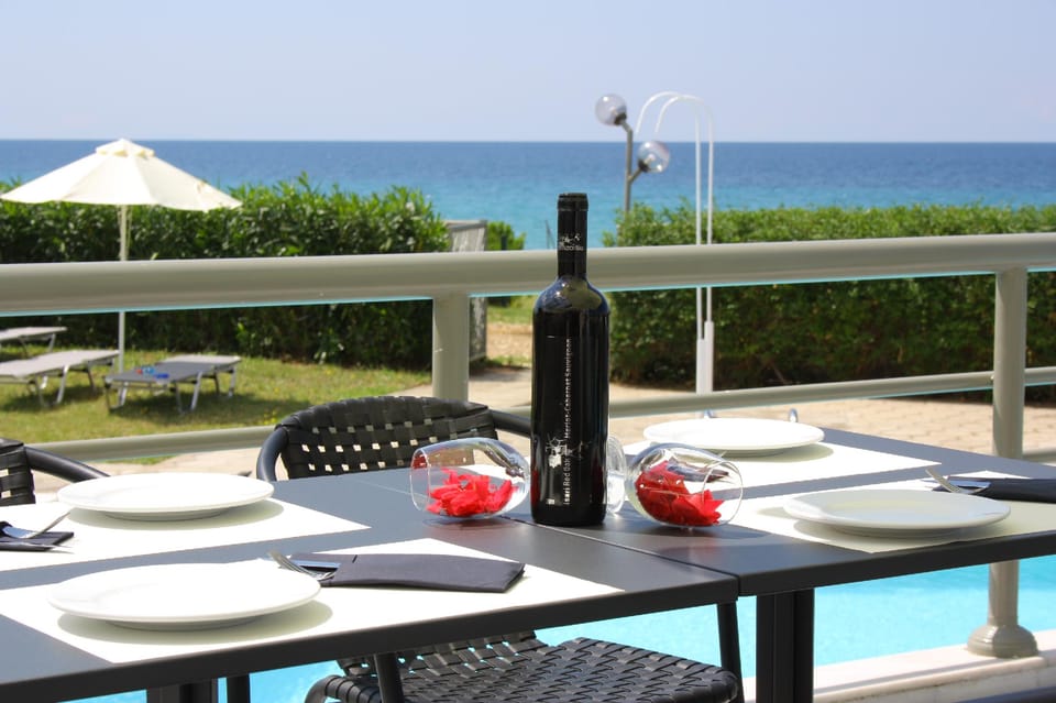 SKION PALACE BUNGALOWS BEACH HOTEL Hotel in Halkidiki