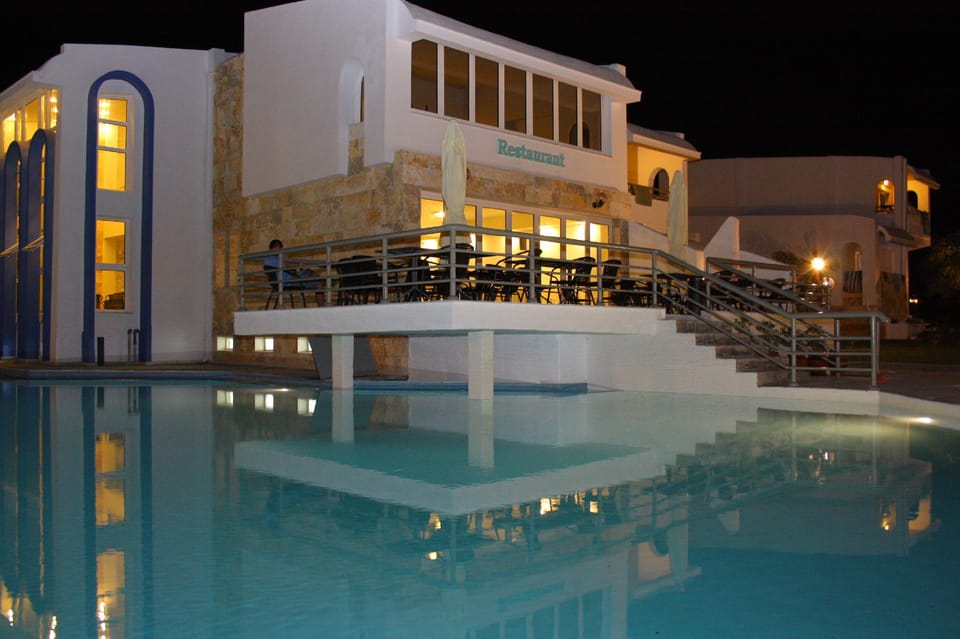 SKION PALACE BUNGALOWS BEACH HOTEL Hotel in Halkidiki