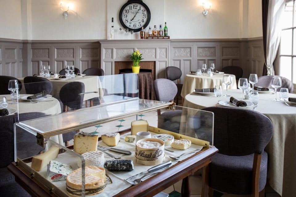 Logis Hotel Restaurant de la Poste Hotel in Normandy