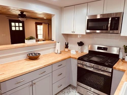 11th Street River House Hotel in Bandera