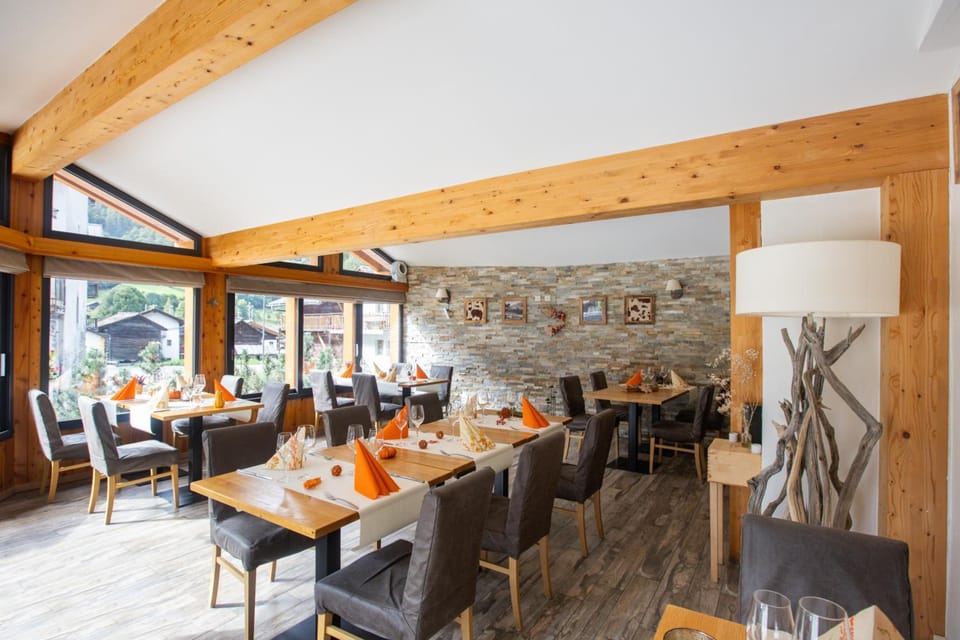 Hotel Dents de Veisivi Hotel in Canton of Valais