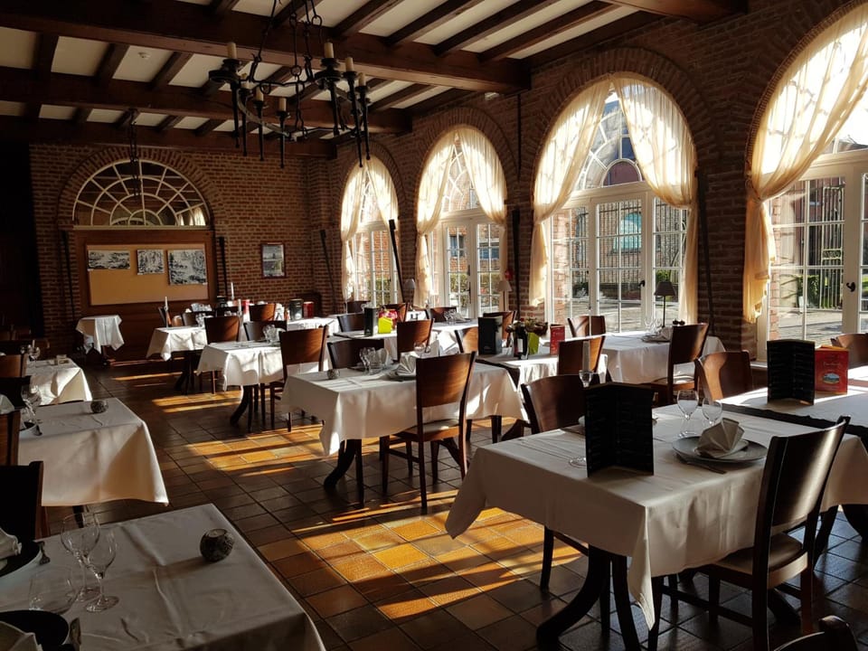 LOGIS - Chateau de la Motte - Hotel & Restaurant Hotel in Hauts-de-France