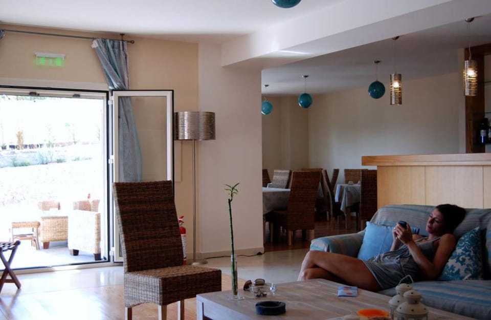 Shared lounge/TV area