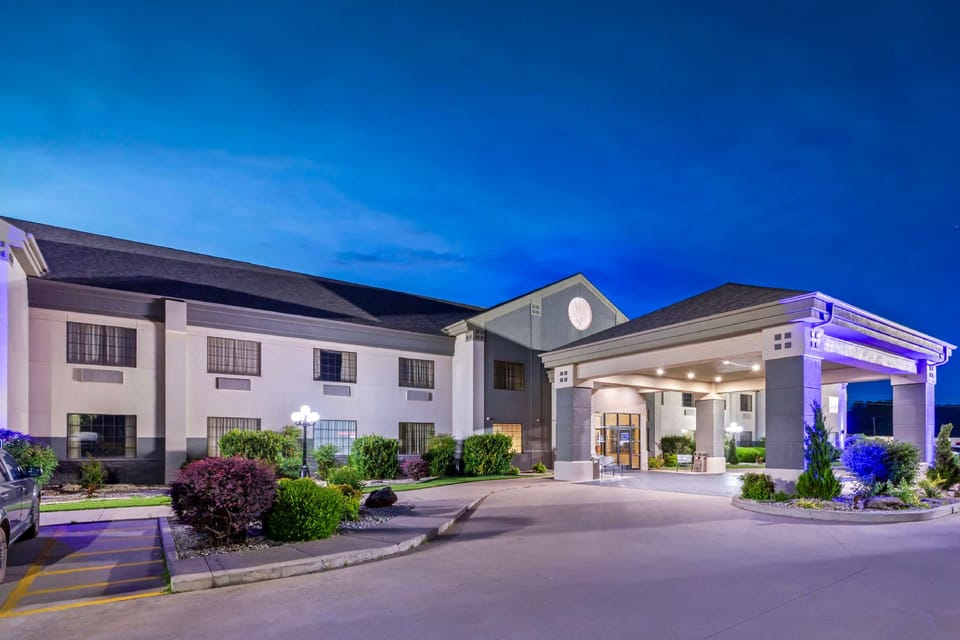 Best Western Locust Grove Inn & Suites Hotel in Ozark Mountains