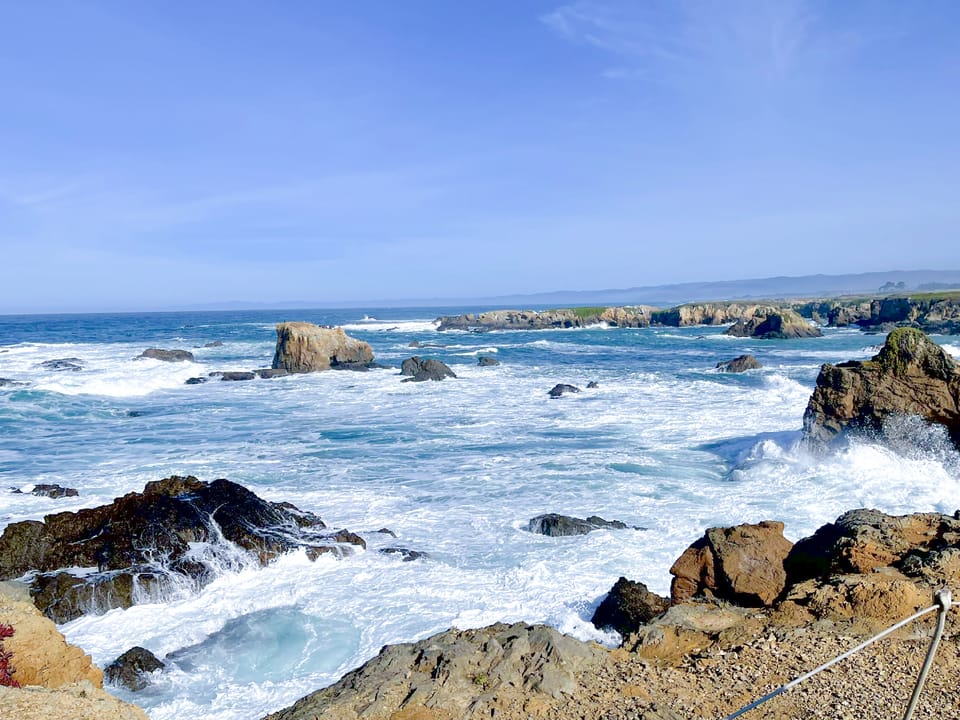 OMEO Suites Glass Beach Hotel in Fort Bragg