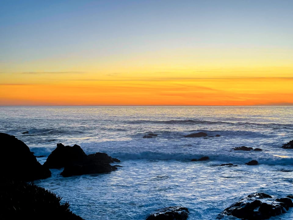 OMEO Suites Glass Beach Hotel in Fort Bragg