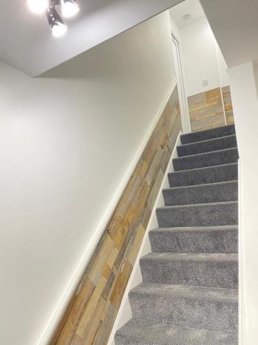 Gatwick Deluxe En-suite Rooms Hotel in Horley