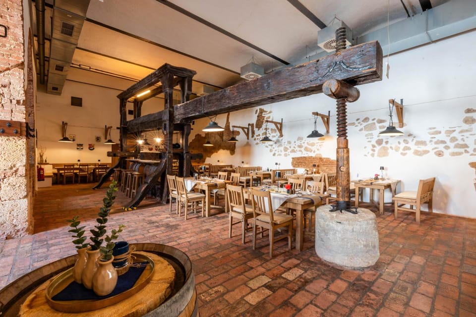 Schlosshotel Mailberg Hotel in South Moravian Region