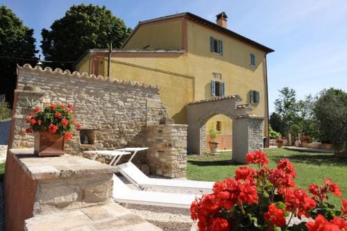 Corte Landriani Hotel in Marche