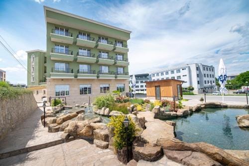 Glamping Alliance Hotel Hotel in Plovdiv