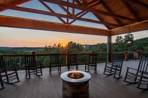 Staycation Lodge with Indoor Pool and Basketball Court Lodge in Branson