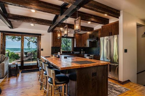 Rock Ledge Retreat Lodge in Ridgedale