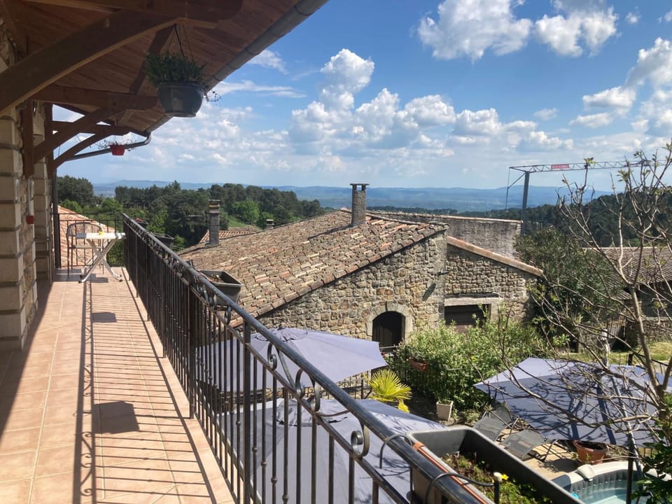 Aux Vieux Arceaux Hotel in Provence-Alpes-Côte d'Azur