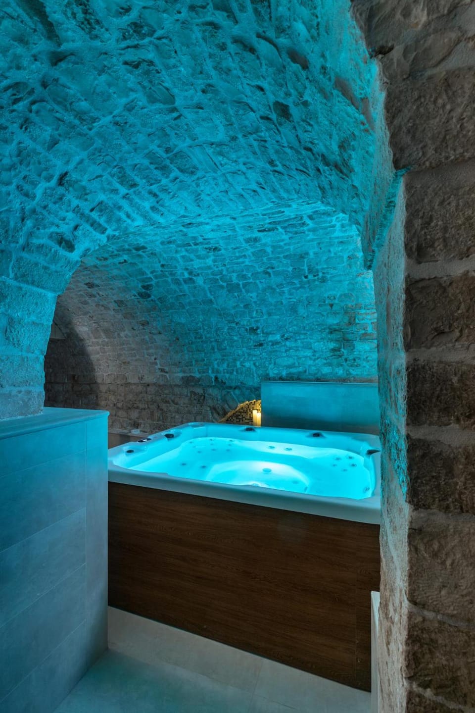 Hot tub