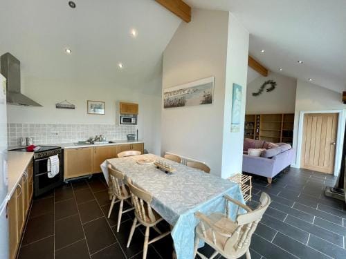 Cosy barn with views in Wick Vale of Glamorgan Hotel in Wales