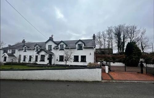 Cosy cottage in peaceful location Hotel in Ilston