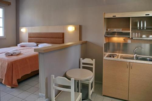 Princess Studios Mitilini Hotel in İzmir Province
