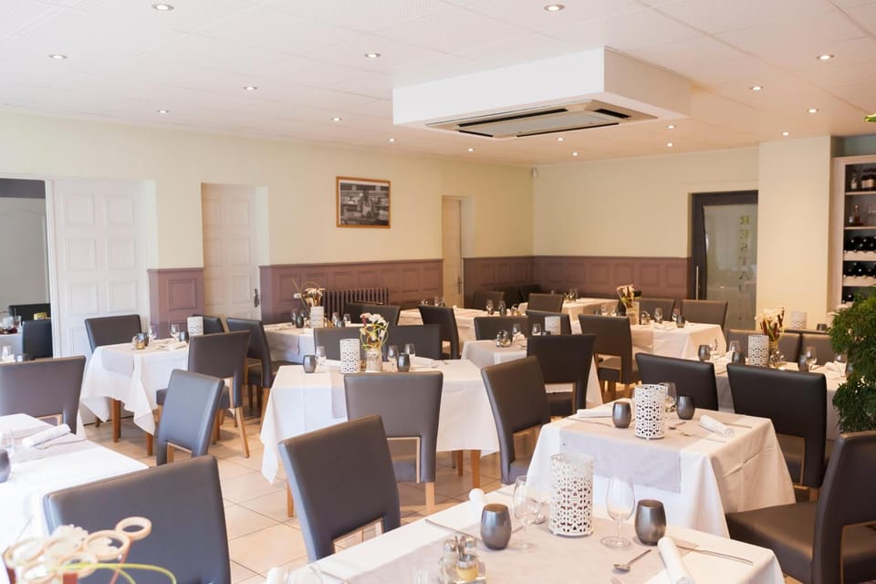 Logis Hotel Restaurant La Croix Verte Hotel in Pays de la Loire