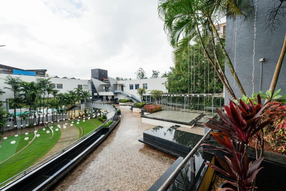 THE WOODROSE Hotel in Bengaluru