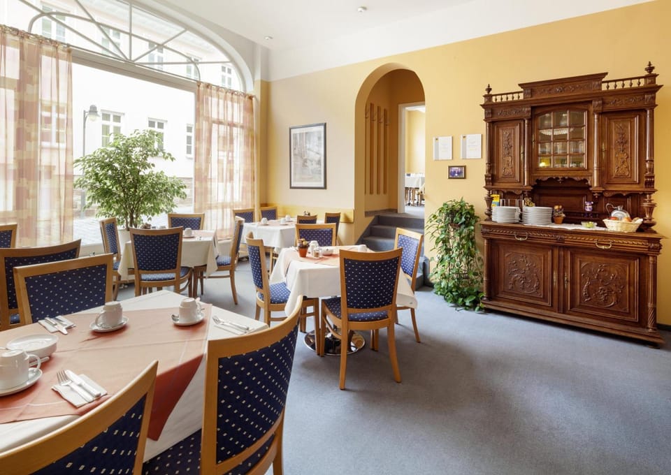 Hotel Garni am Markt - Businesshotel - Fruhstucksbuffet - Fahrradabstellplatz - Hunde willkommen Hotel in Thuringia, Germany