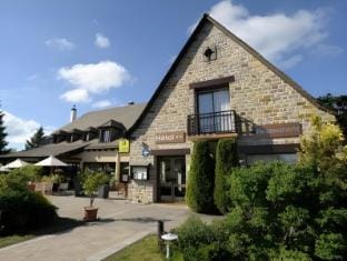 Hotel Logis Le Relais De La Poste Hotel in Auvergne-Rhône-Alpes