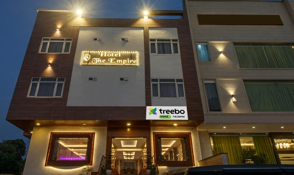 Treebo The Empire Near Taj Mahal Agra Hotel in Agra