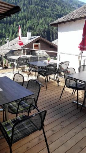 Hotel-Restaurant Drei Tannen Hotel in Canton of Valais
