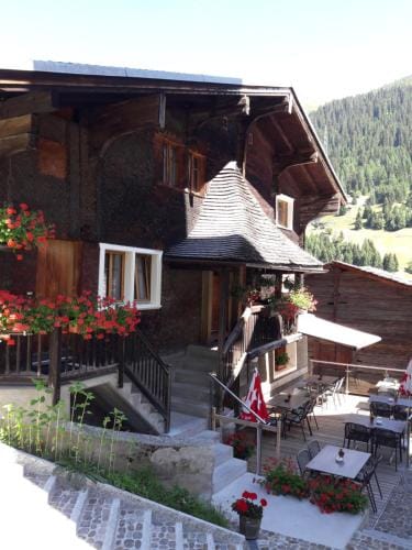 Hotel-Restaurant Drei Tannen Hotel in Canton of Valais
