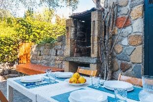 Lemon Apartment with Garden and Sea View by Wonderful Italy Hotel in Bordighera