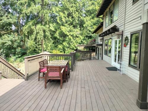 POWER ON - Green Garden Hotel in Issaquah
