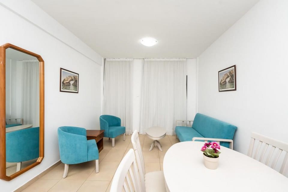 Flora Hotel Apartments Hotel in Protaras