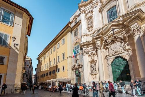 Mater Rooms&Suites, SELF CHECK IN Hotel in Rome