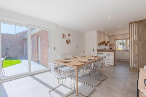 Bright and renovated house for 8 people parking Hotel in Hauts-de-France