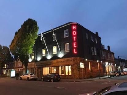 Hotels 24-7 - The Old Victoria Hotel Hotel in Newport