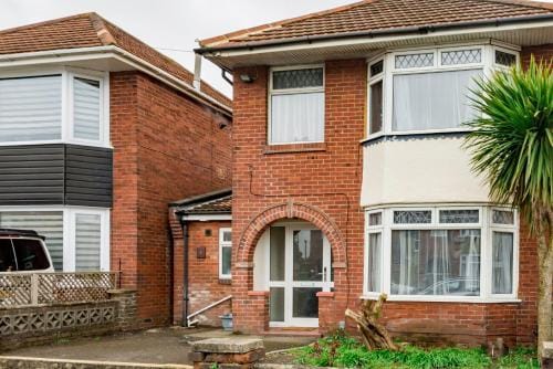 Shirley House 4, Guest House, Fully Equipped Kitchen with Fridge, Washer, Dryer, Self Catering, Self Hotel in Southampton