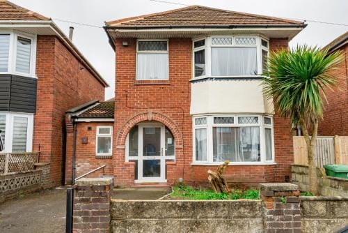 Shirley House 4, Guest House, Fully Equipped Kitchen with Fridge, Washer, Dryer, Self Catering, Self Hotel in Southampton