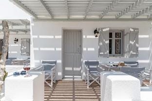 Michalios Luxury Apartments Hotel in Koufonisia