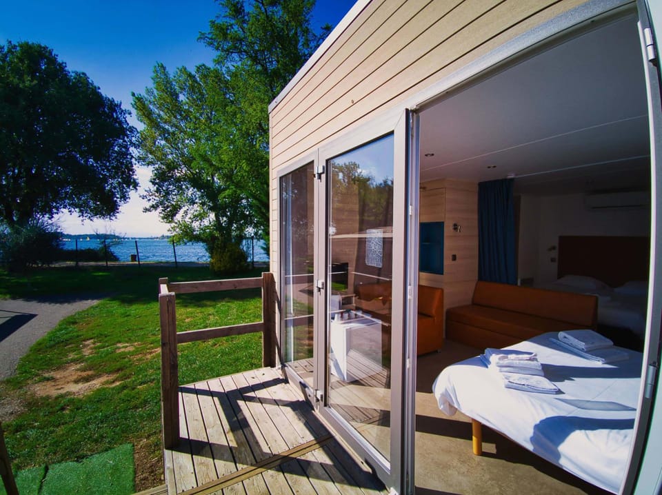 Lodge-Hôtel & Spa Les Voiles du Grand Large Hotel in Auvergne-Rhône-Alpes