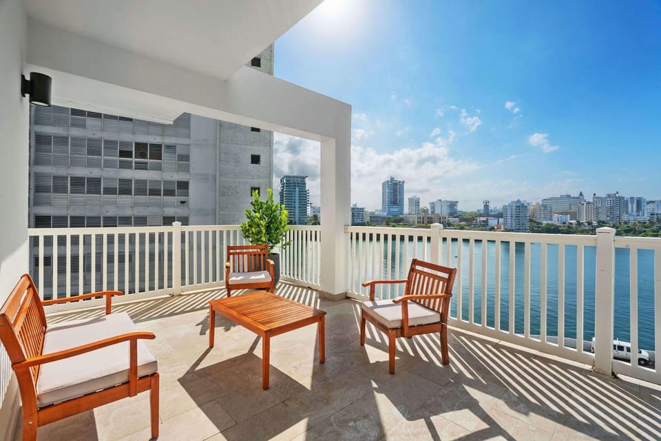 Canario Lagoon Hotel Hotel in San Juan
