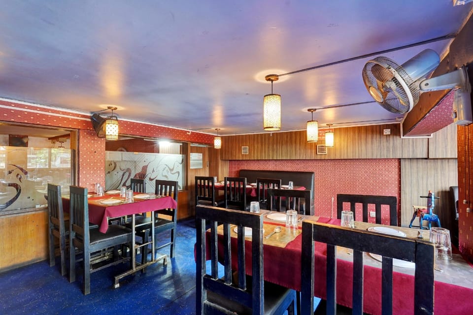 SPOT ON Canton Lodging And Boarding Hotel in Bengaluru