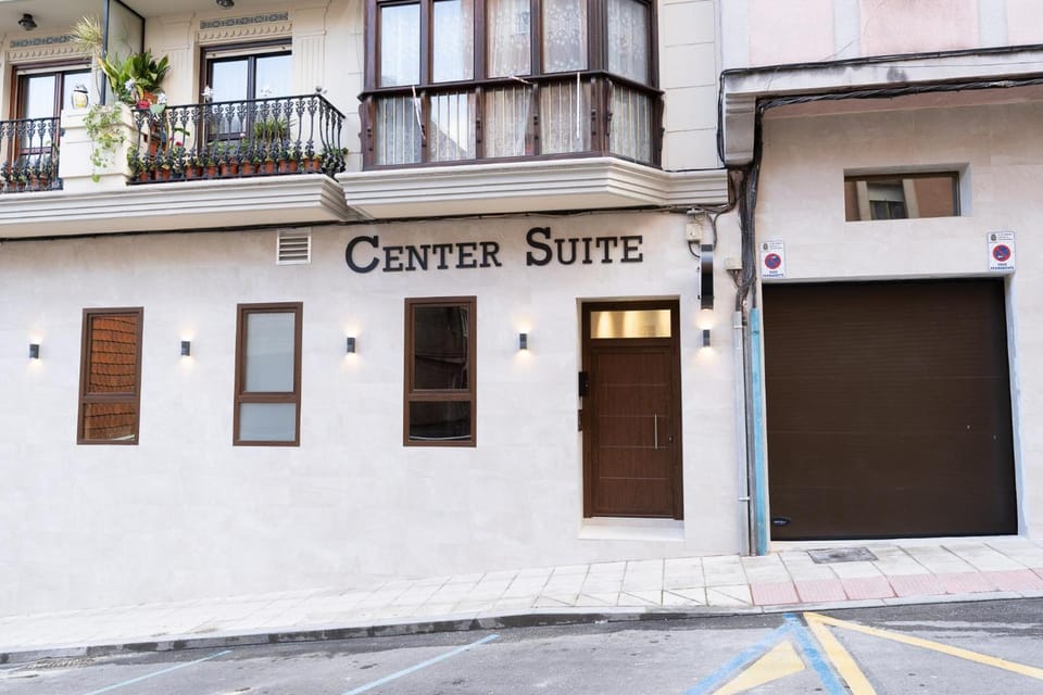 Center Suite Acebedos Hotel in Santander
