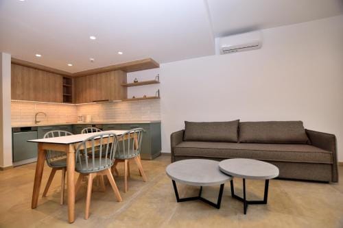 Rosemary Apartments Hotel in Palaiochora