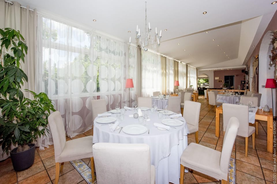 Logis Hotel La Magnanerie - Cote Bistro Hotel in Provence-Alpes-Côte d'Azur