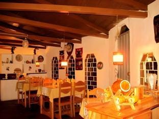 La Casa Amarilla Inn in Banos