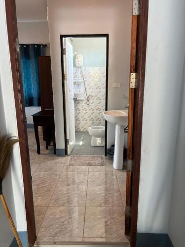 Nare Guest House Hotel in Sala Dan