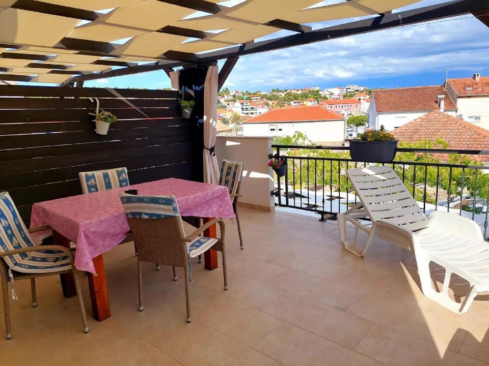 Apartments Paula Hotel in Tisno
