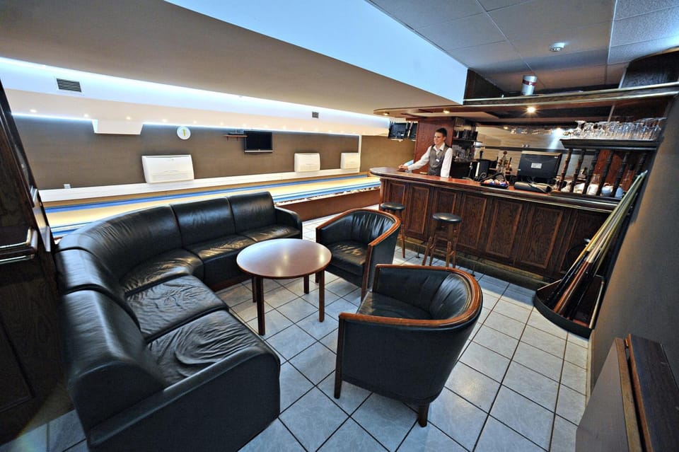 Bowling alley