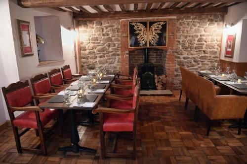 The Wallace Steakhouse with Rooms Hotel in Wales