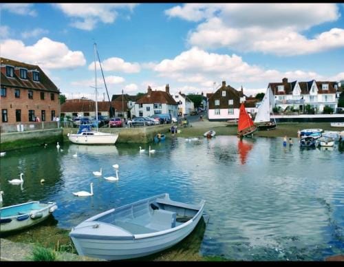Large double room with spacious ensuite Hotel in Chichester District
